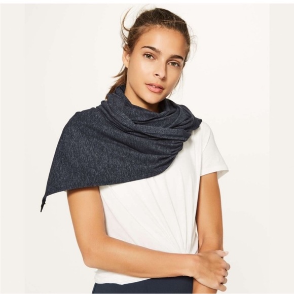 Lily lemon vinyasa scarf - Picture 3 of 10